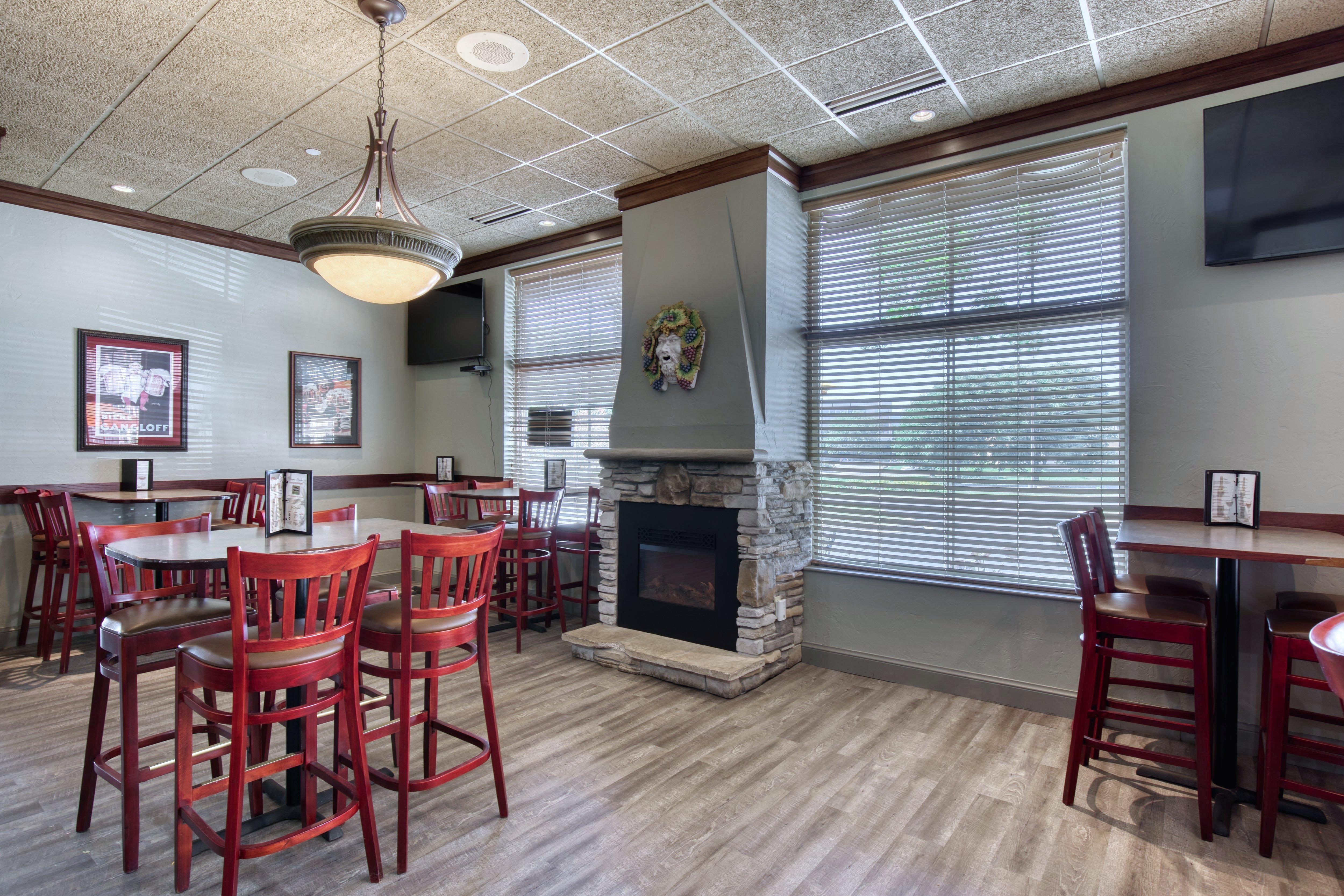 Holiday Inn Hotel & Suites Madison West - Middleton By Ihg Bagian luar foto