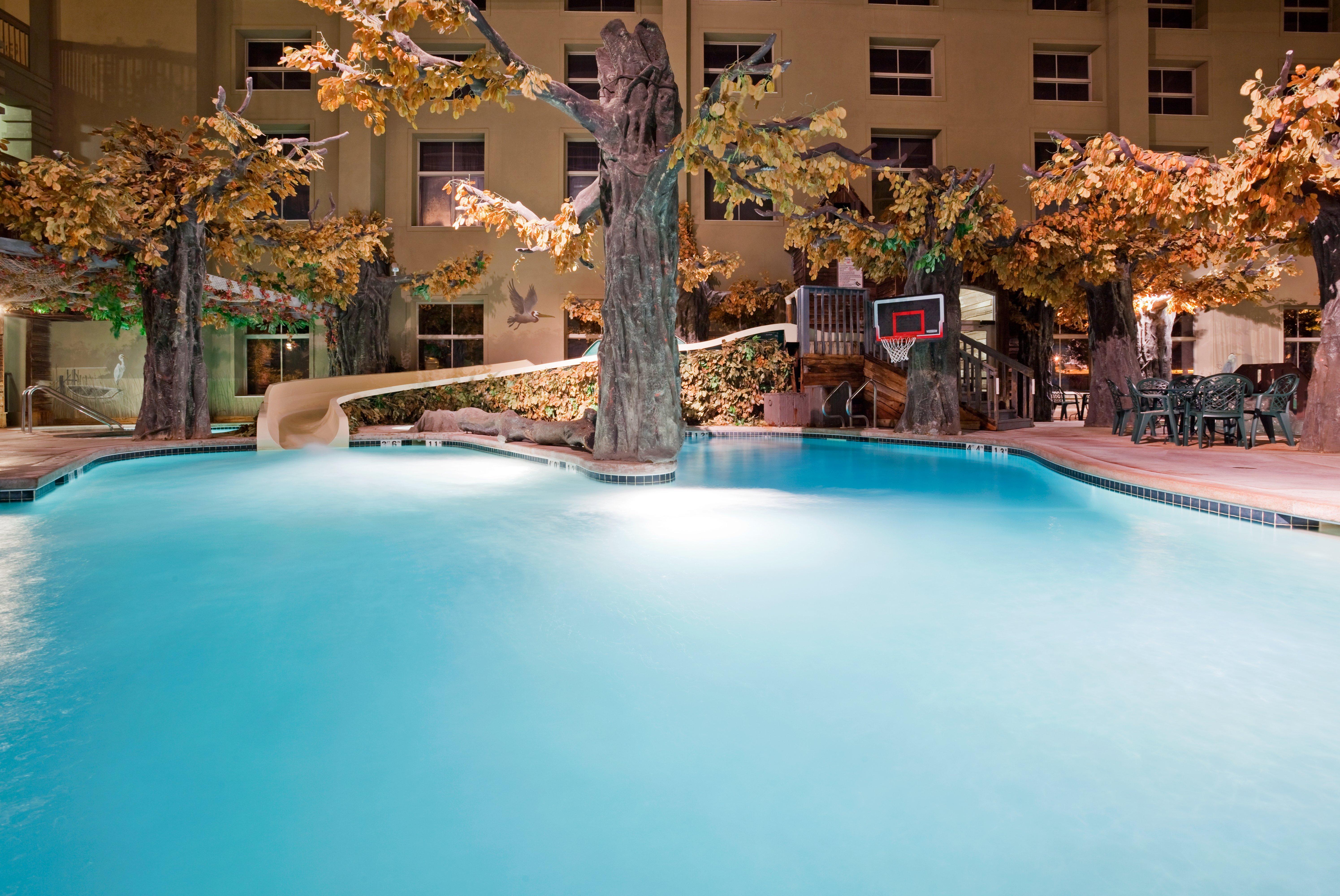 Holiday Inn Hotel & Suites Madison West - Middleton By Ihg Bagian luar foto