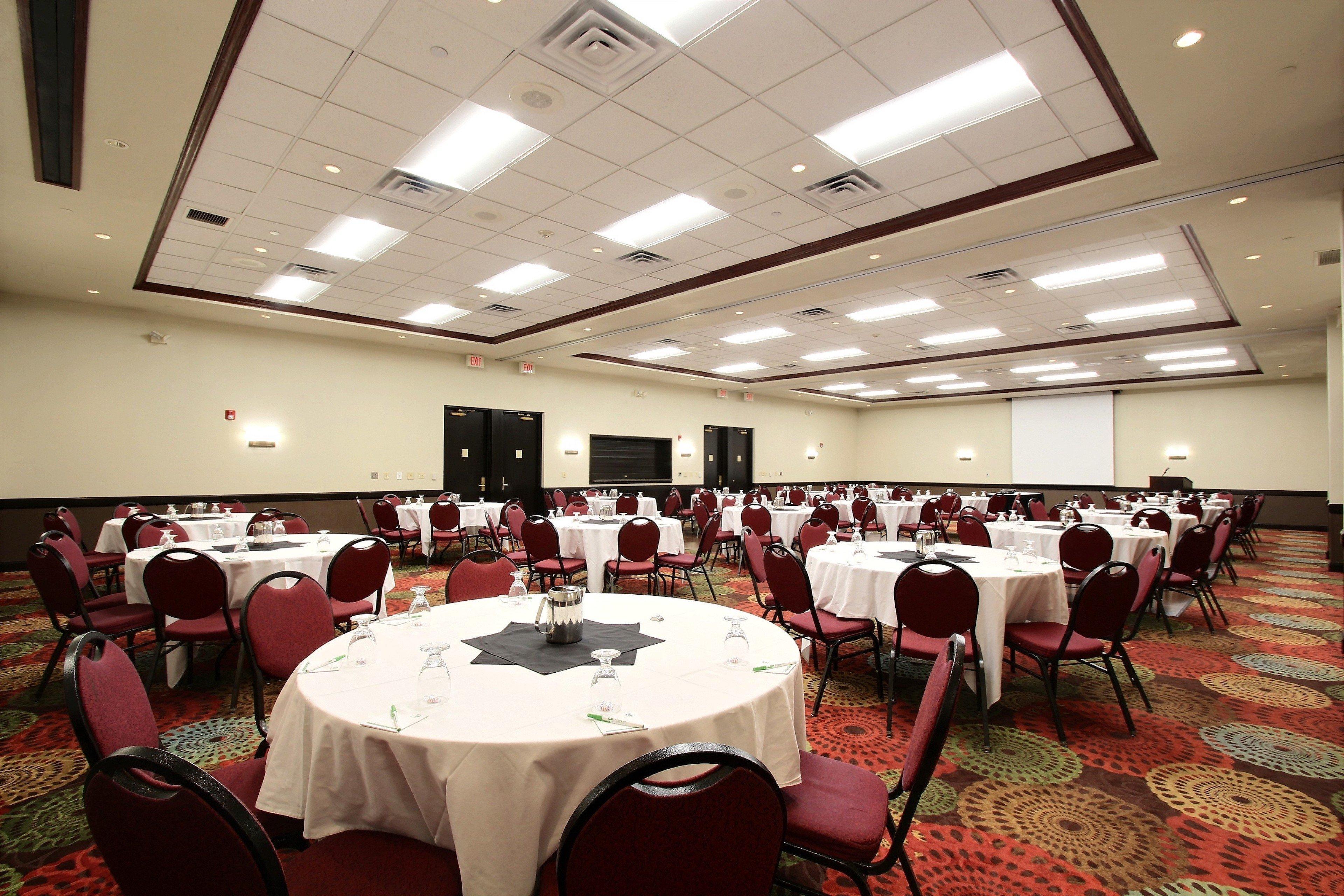 Holiday Inn Hotel & Suites Madison West - Middleton By Ihg Bagian luar foto