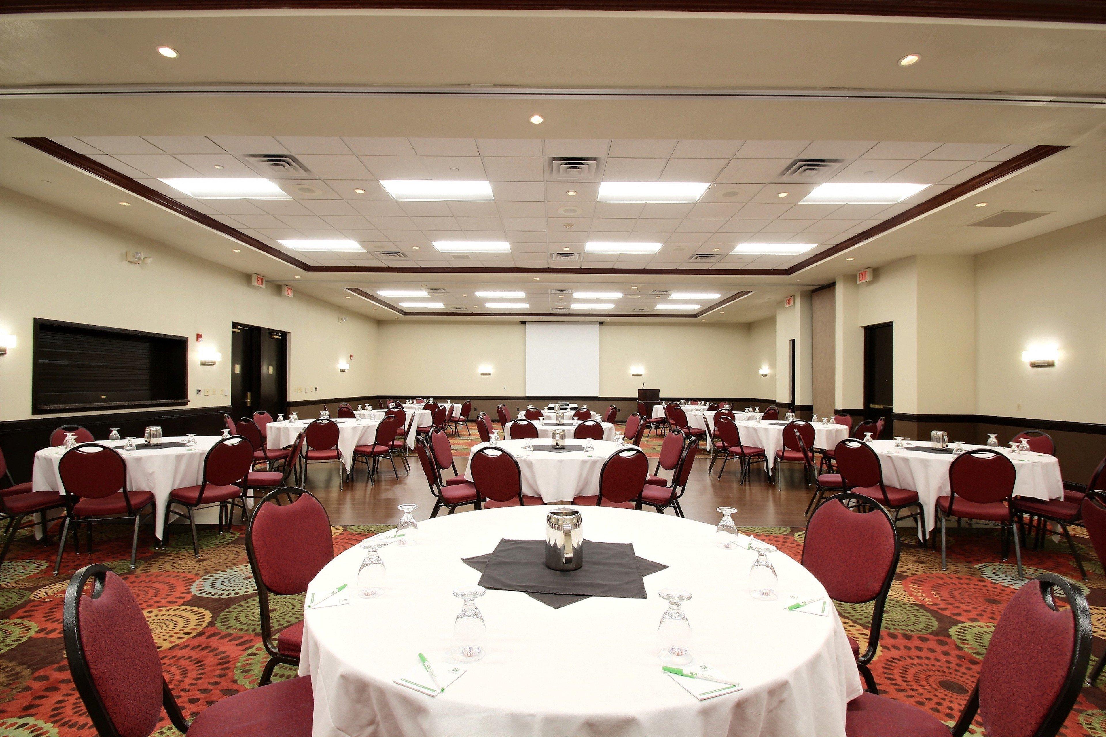 Holiday Inn Hotel & Suites Madison West - Middleton By Ihg Bagian luar foto