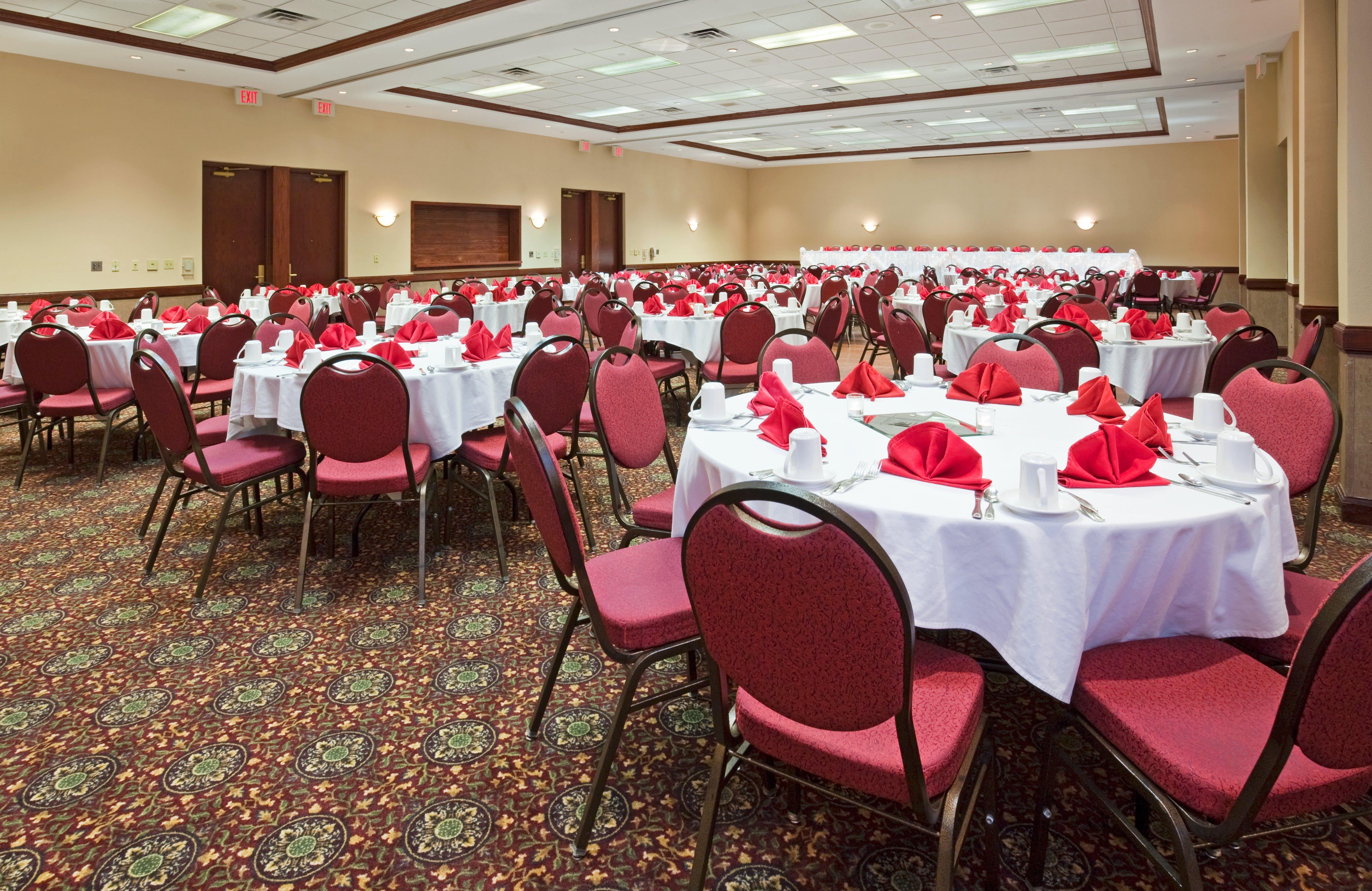 Holiday Inn Hotel & Suites Madison West - Middleton By Ihg Bagian luar foto