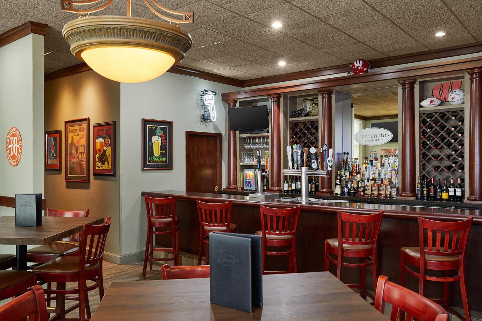 Holiday Inn Hotel & Suites Madison West - Middleton By Ihg Bagian luar foto